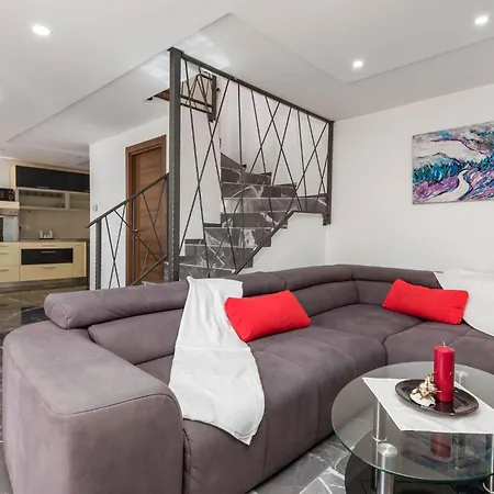3 Bedroom Awesome In * Jurdani
