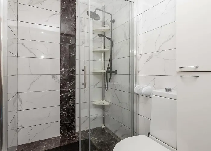3 Bedroom Awesome In *