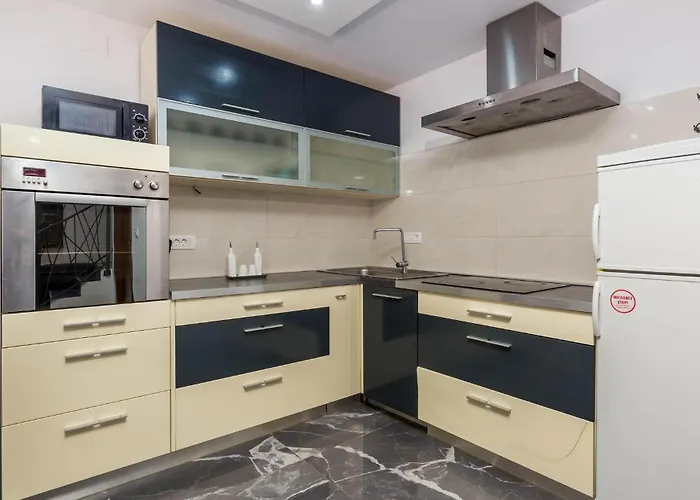 3 Bedroom Awesome In Jurdani