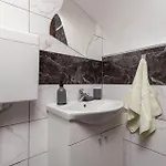 3 Bedroom Lovely In Jurdani