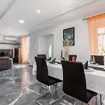 3 Bedroom Lovely In Ferienhaus