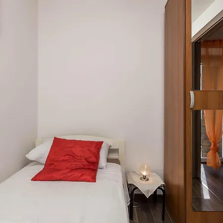 3 Bedroom Lovely In * Jurdani