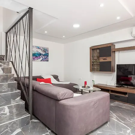 3 Bedroom Lovely In *