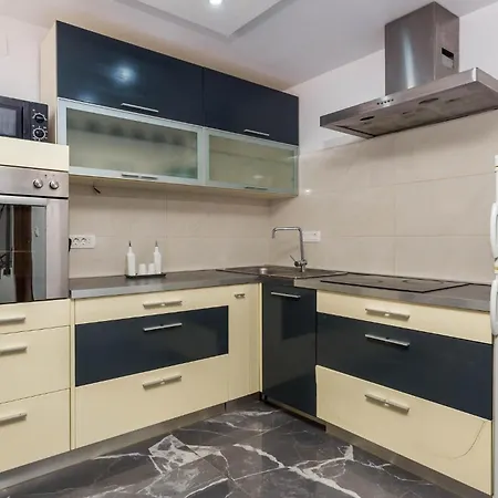 3 Bedroom Lovely In Jurdani