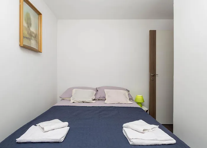 3 Bedroom Awesome In Feriehus Jurdani